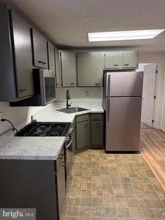 $1,350 | 2740 East County Line Road, Ardmore, PA 19003