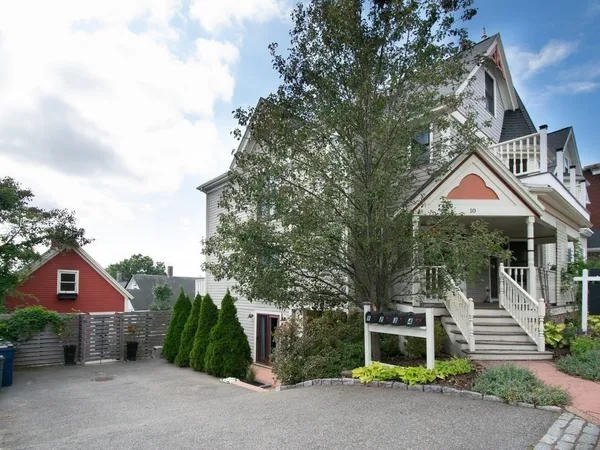 $3,600 | 10 Symmes Street, Unit 1, Boston, MA 02131