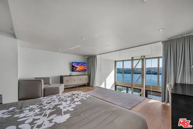 $2,875,000 | 5515 Pacific Avenue, Unit 1, Marina del Rey, CA 90292