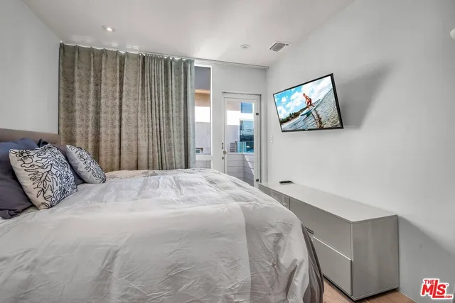 $2,875,000 | 5515 Pacific Avenue, Unit 1, Marina del Rey, CA 90292