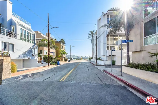 $2,875,000 | 5515 Pacific Avenue, Unit 1, Marina del Rey, CA 90292