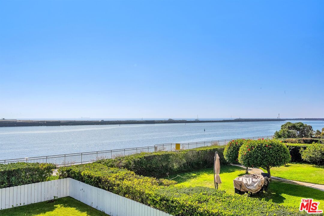 5515 Pacific Avenue, Unit 1 Marina del Rey, CA 90292 - Photo 5 of 45 a view of a back yard of the house and swimming pool