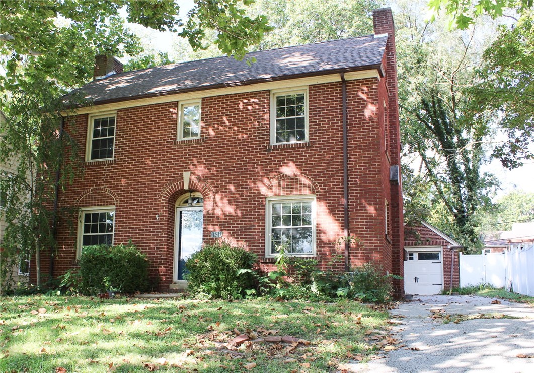 1528 West Sunset Avenue Decatur, IL 62522 - Photo 2 of 33