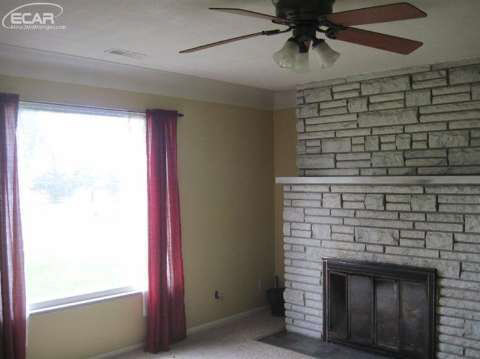 7966 South State Road Bancroft, MI 48414 - Photo 4 of 11 20424857-3.JPG