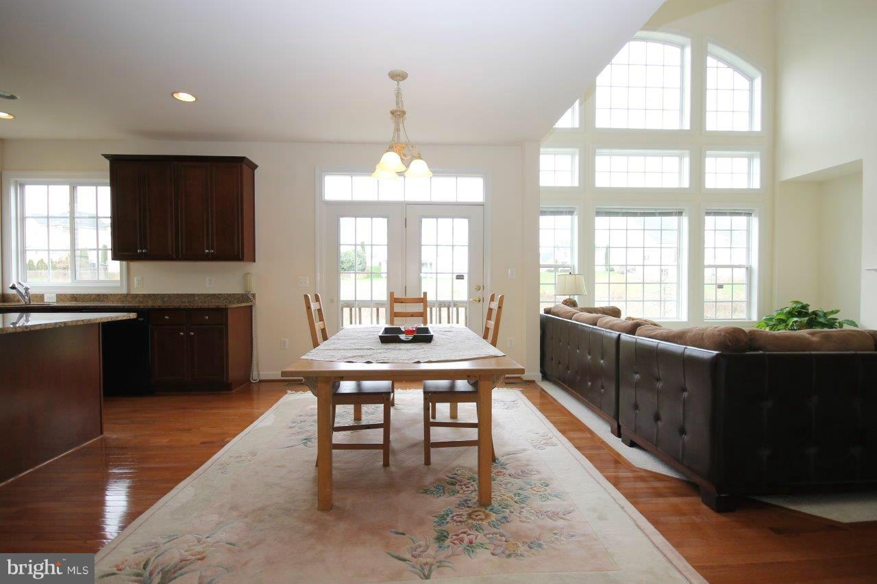 8732 Raleigh Mews Gainesville, VA 20155 - Photo 5 of 30 Kitchen