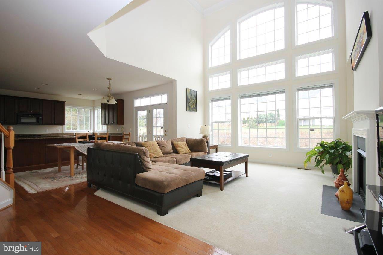 8732 Raleigh Mews Gainesville, VA 20155 - Photo 7 of 30 Family Room