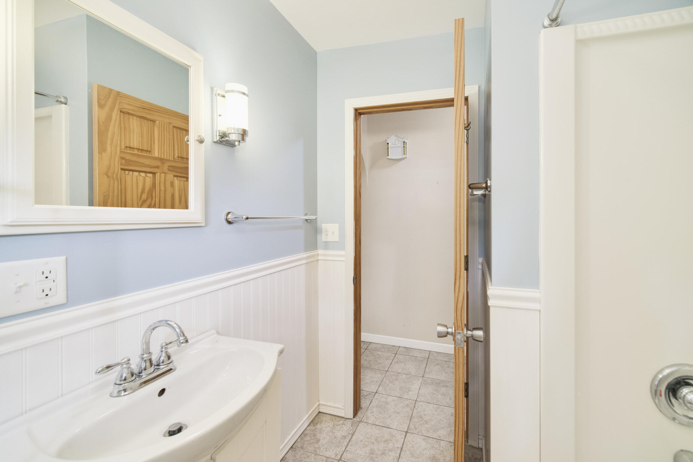 116 Sibben Street Manistee, MI 49660 - Photo 17 of 26 116_Sibben_St-08