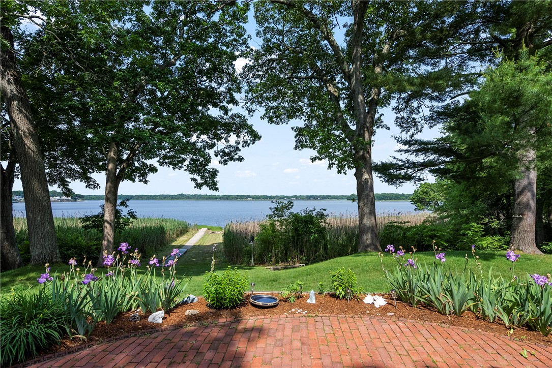 394 New Meadow Road Barrington, RI 02806 - Photo 3 of 32 Gallery Image 3