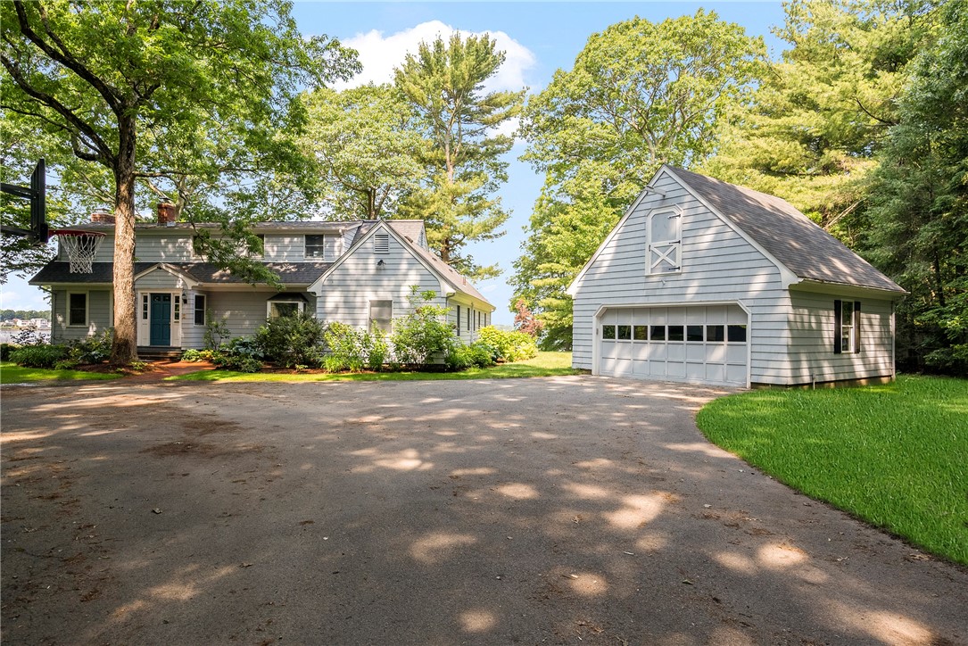 394 New Meadow Road Barrington, RI 02806 - Photo 5 of 32 Gallery Image 5