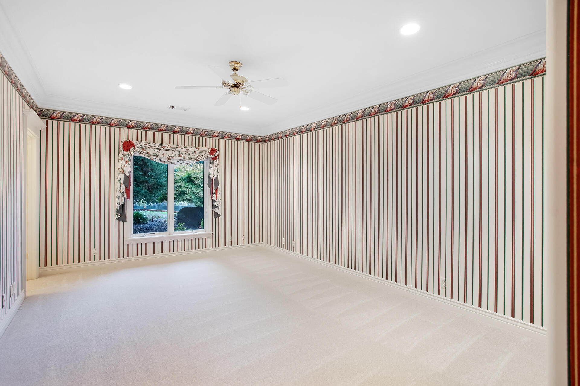 13276 Tierra Heights Road Redding, CA 96003 - Photo 20 of 43 IMG_4227-2