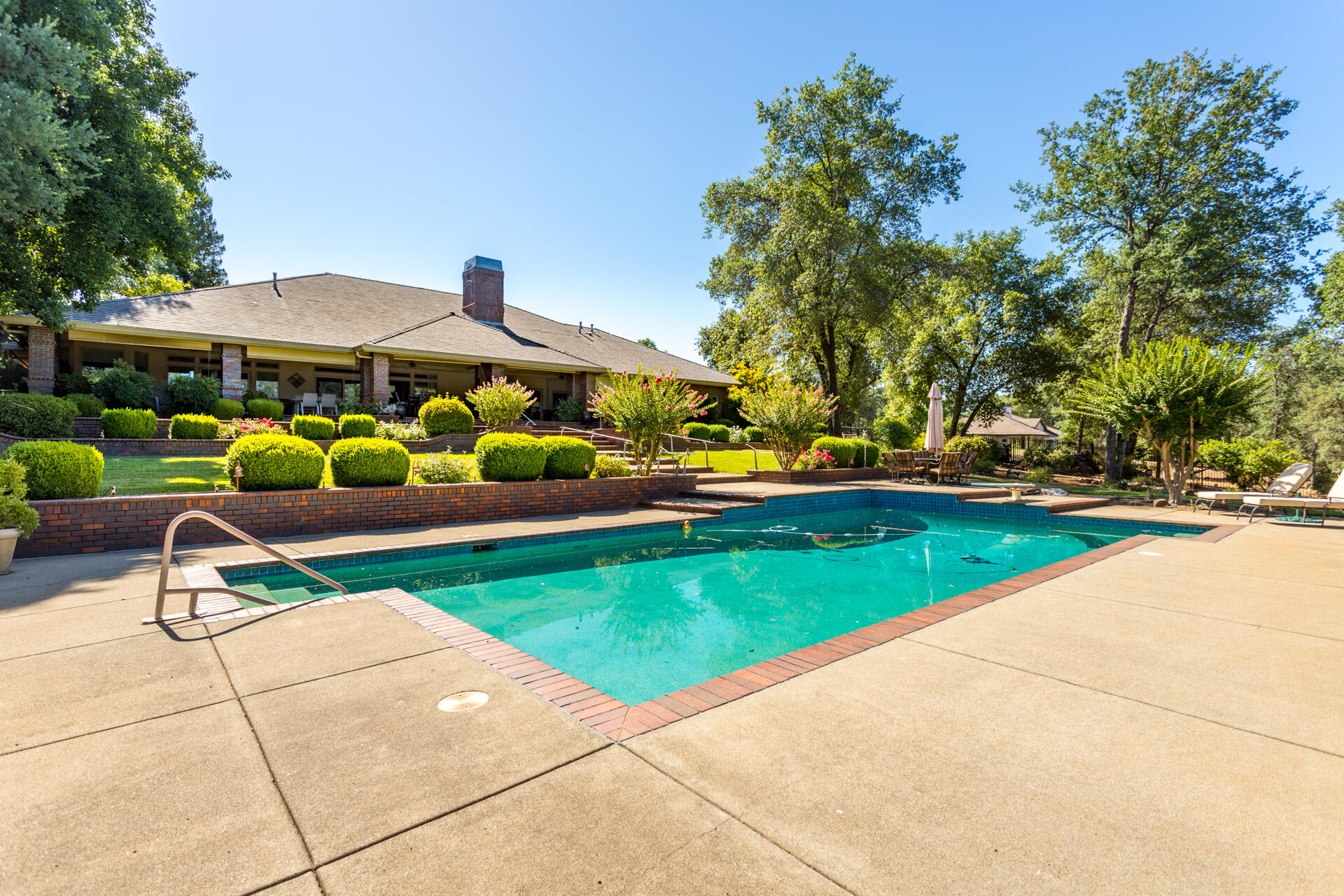 13276 Tierra Heights Road Redding, CA 96003 - Photo 30 of 43 IMG_2346-HDR