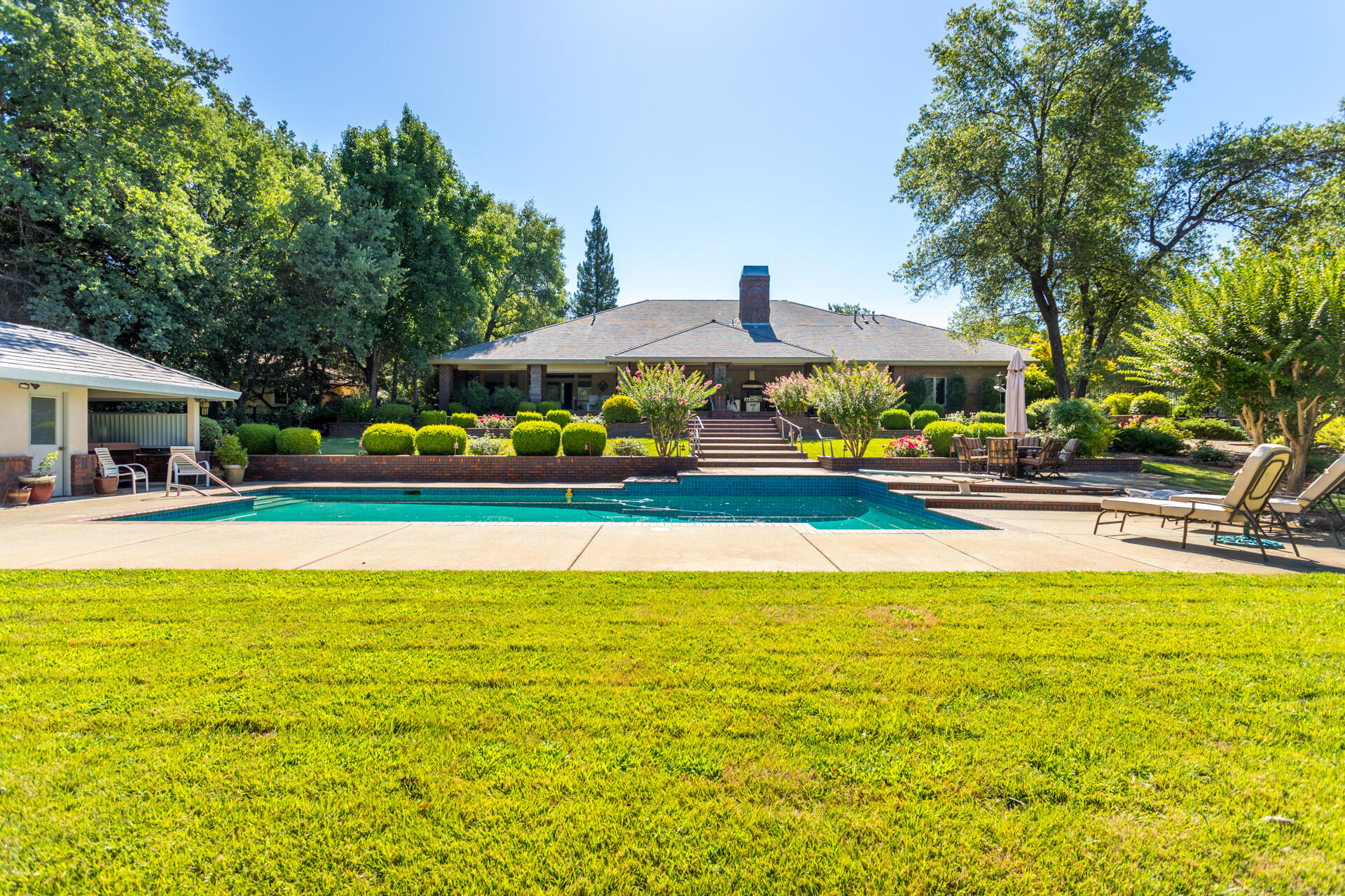 13276 Tierra Heights Road Redding, CA 96003 - Photo 31 of 43 IMG_2354-HDR