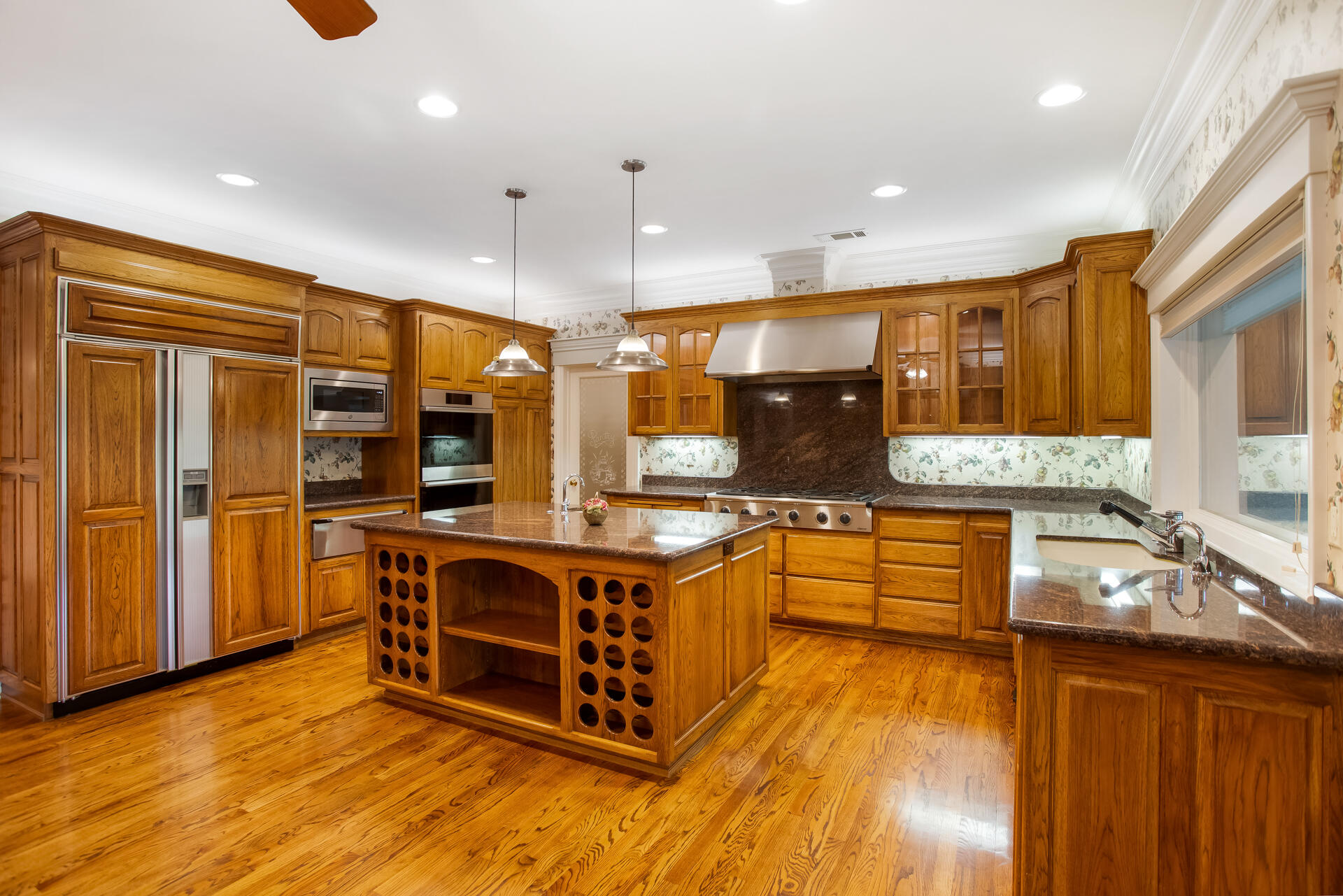 13276 Tierra Heights Road Redding, CA 96003 - Photo 5 of 43 IMG_4173-2