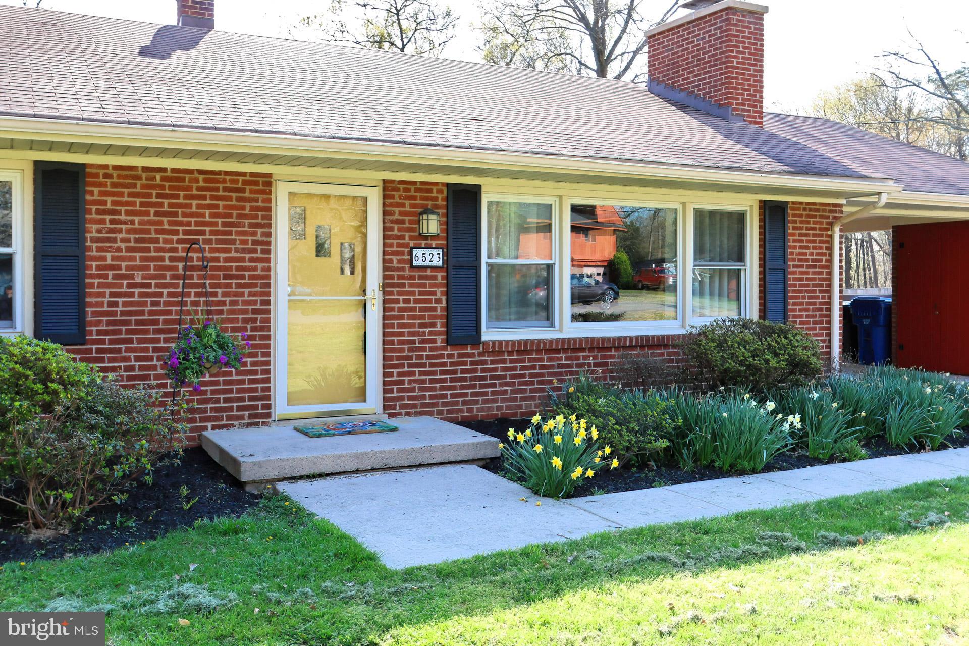 6523 Hackberry Street Springfield, VA 22150 - Photo 2 of 42