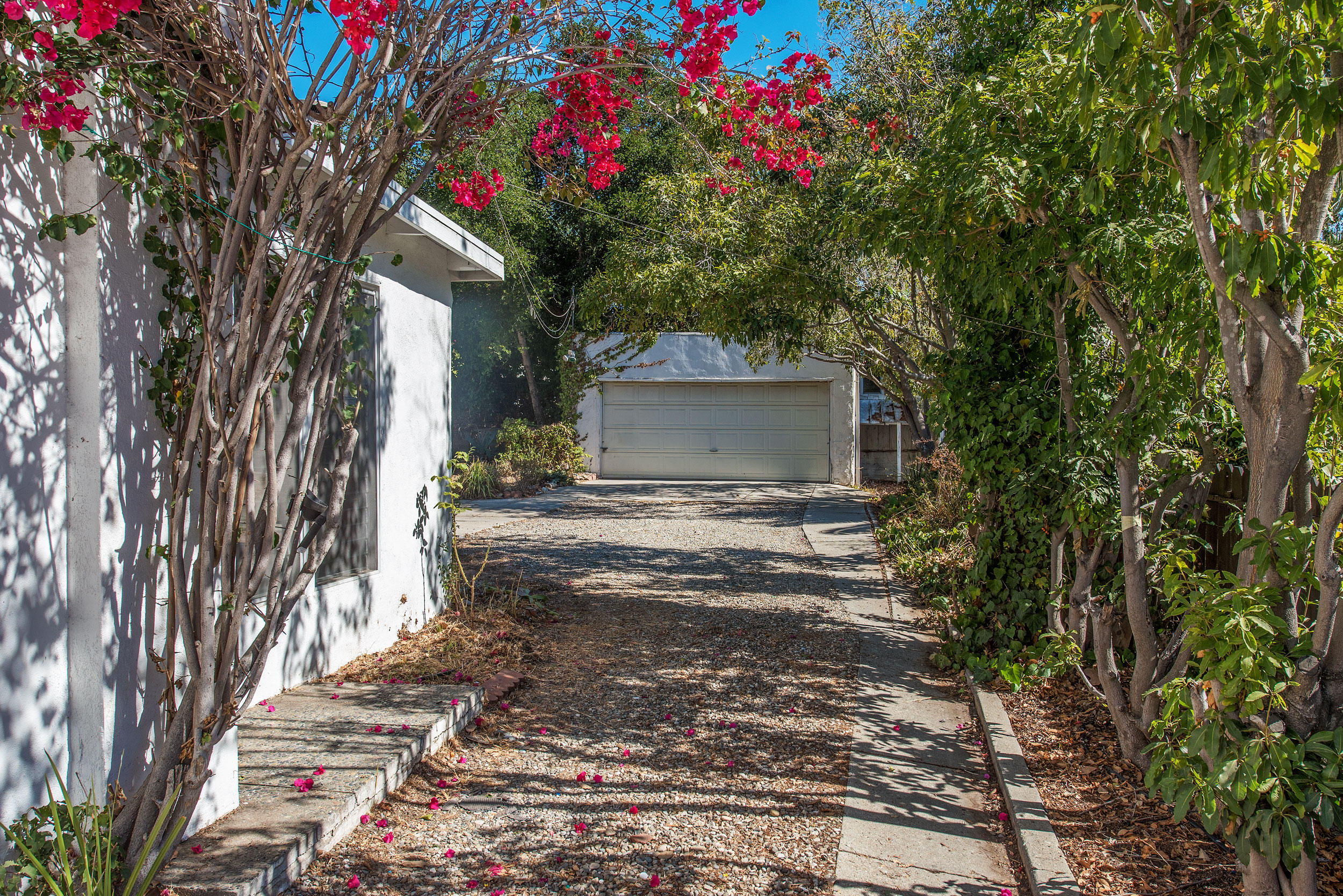 2622 Las Positas Road Santa Barbara, CA 93105 - Photo 3 of 22 15web