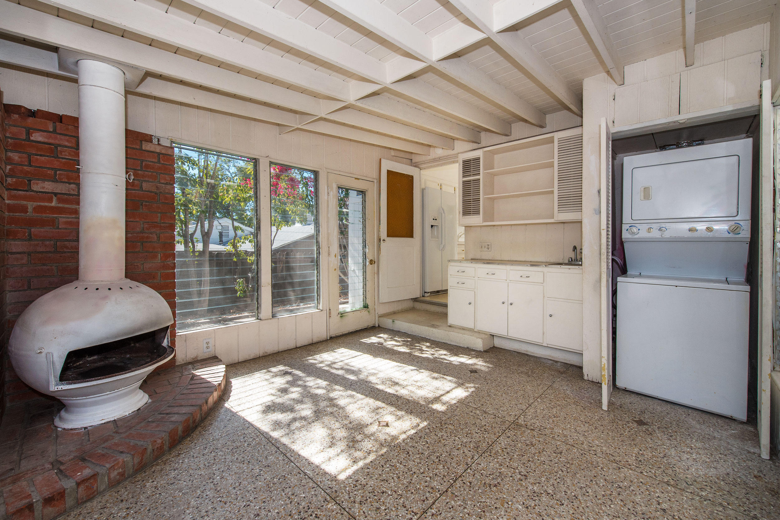 2622 Las Positas Road Santa Barbara, CA 93105 - Photo 10 of 22 11web