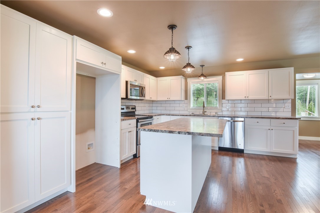 16768 Blodgett Road Mount Vernon, WA 98274 - Photo 9 of 25 Gallery Image 9