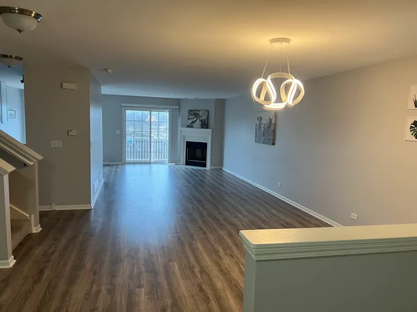$3,300 | 228 West Fairview Way, Palatine, IL 60067