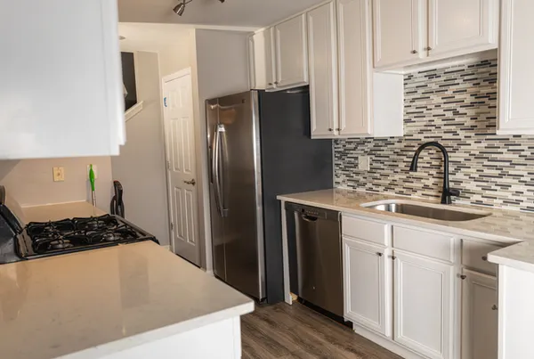 $3,300 | 228 West Fairview Way, Palatine, IL 60067