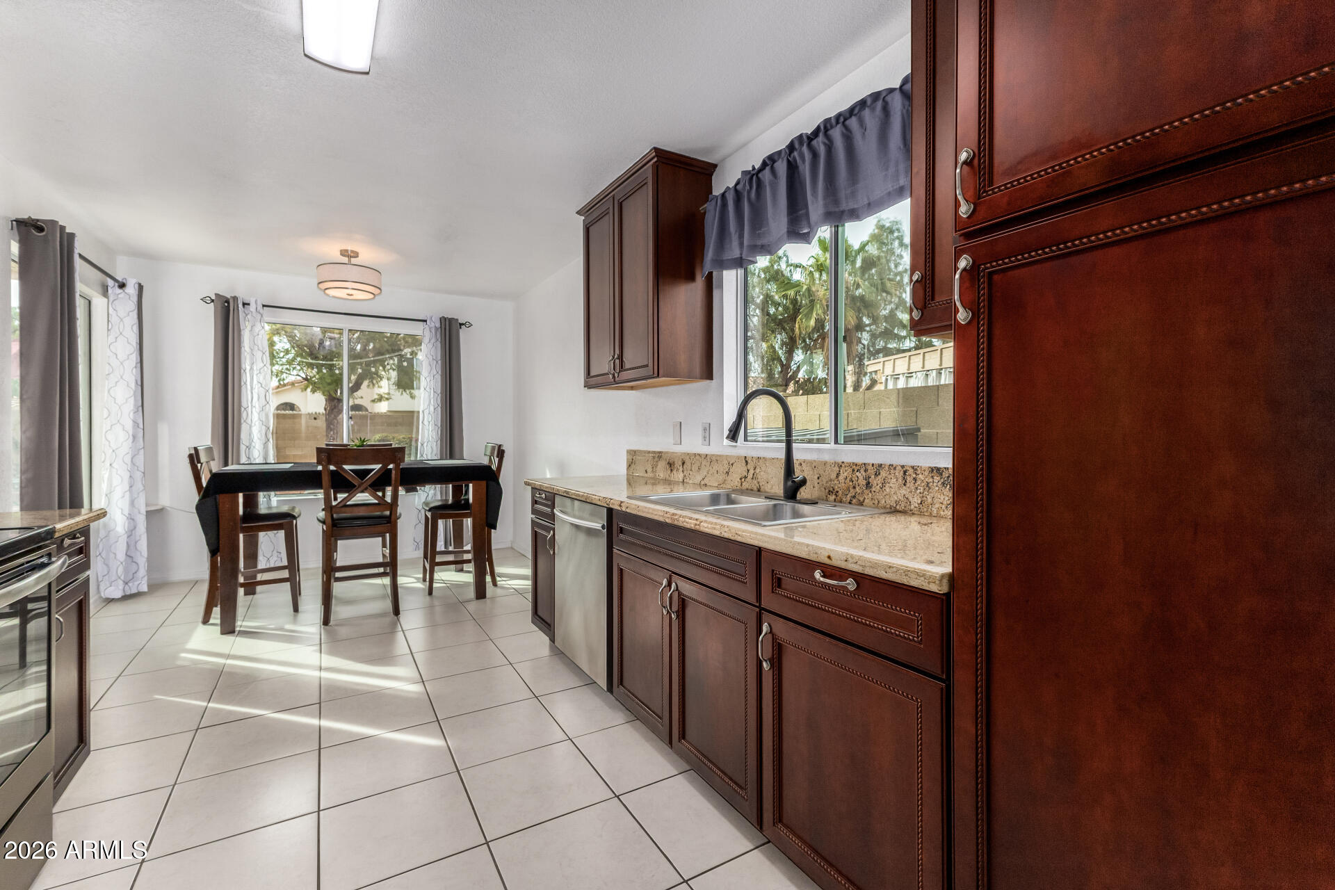 4313 East Desert Trumpet Road Phoenix, AZ 85044 - Photo 14 of 75 Kitchen