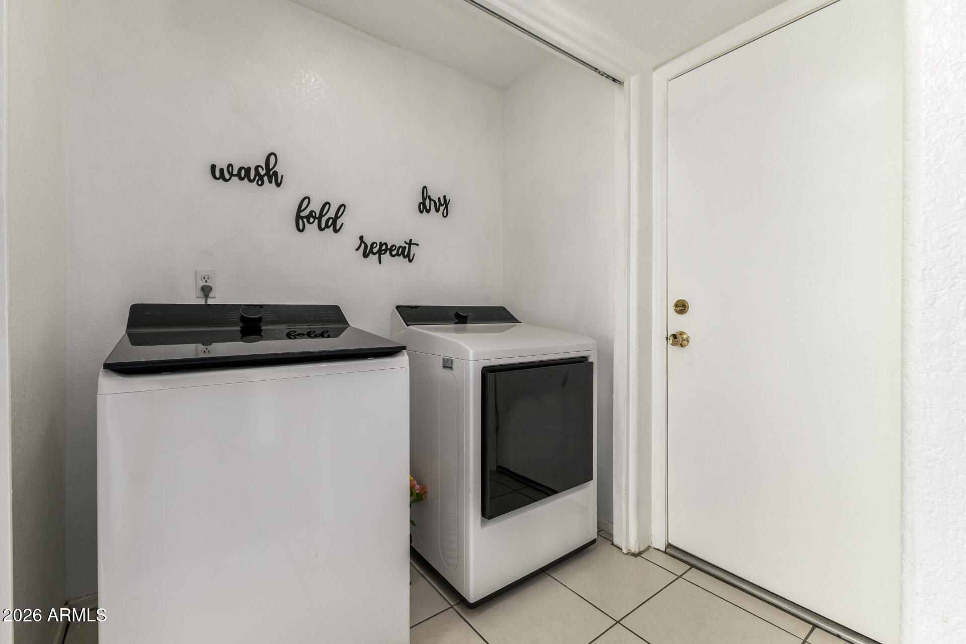 4313 East Desert Trumpet Road Phoenix, AZ 85044 - Photo 33 of 75 Laundry Room