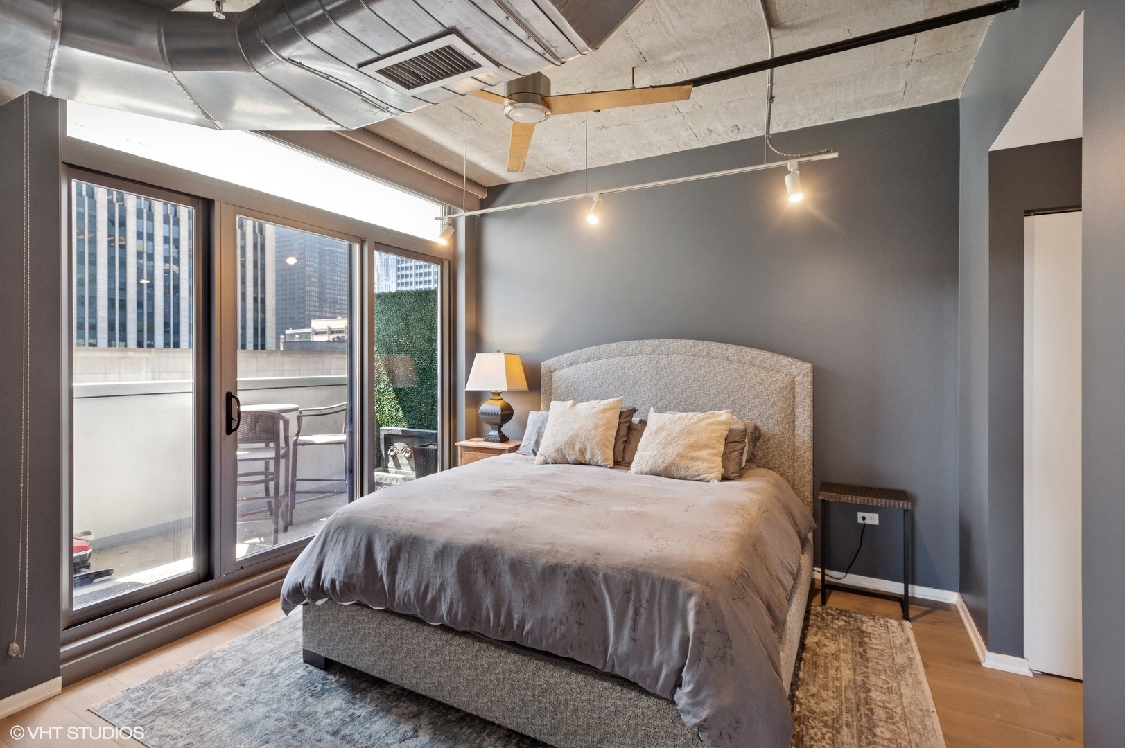 240 East Illinois Street, Unit 607 Chicago, IL 60611 - Photo 10 of 17