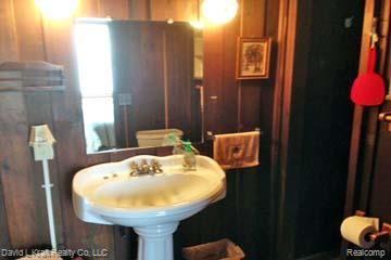 4222 Port Austin Road Caseville, MI 48725 - Photo 9 of 13 4222PtAustinBath3.jpg