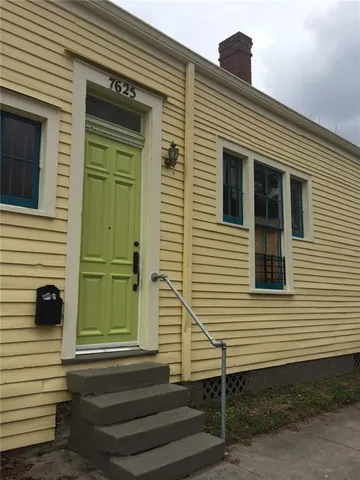 $1,900 | 7625 Oak Street, New Orleans, LA 70118