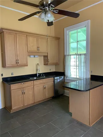 $1,900 | 7625 Oak Street, New Orleans, LA 70118