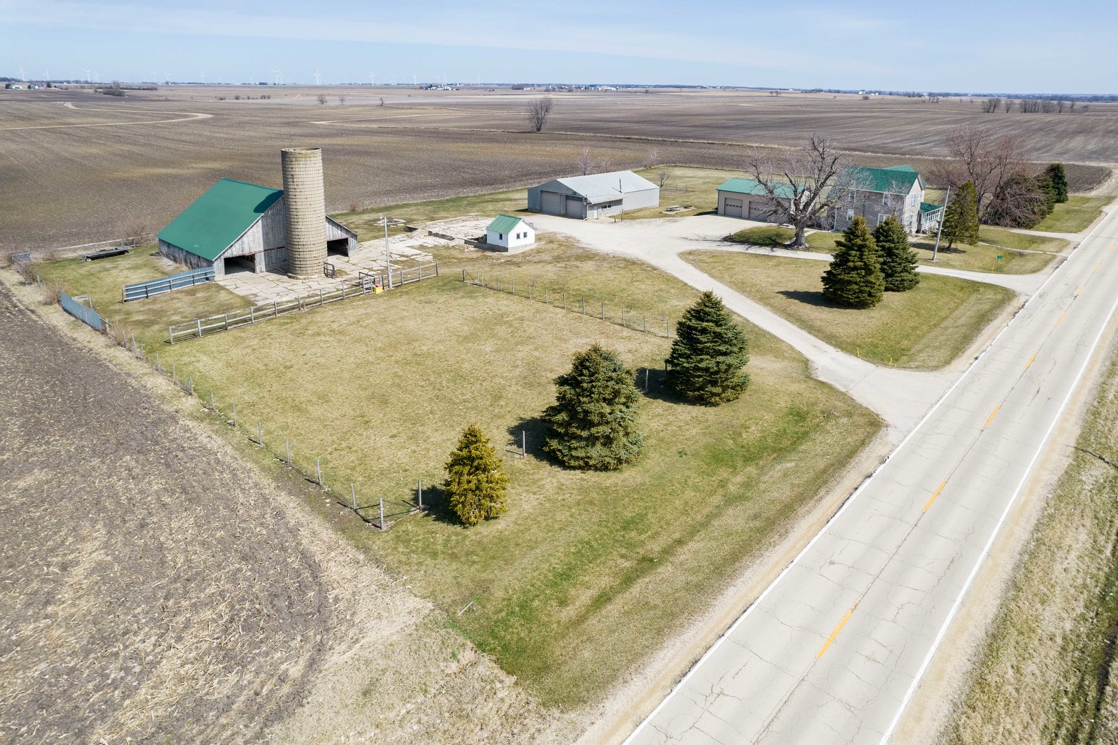 a close view of sink and tap