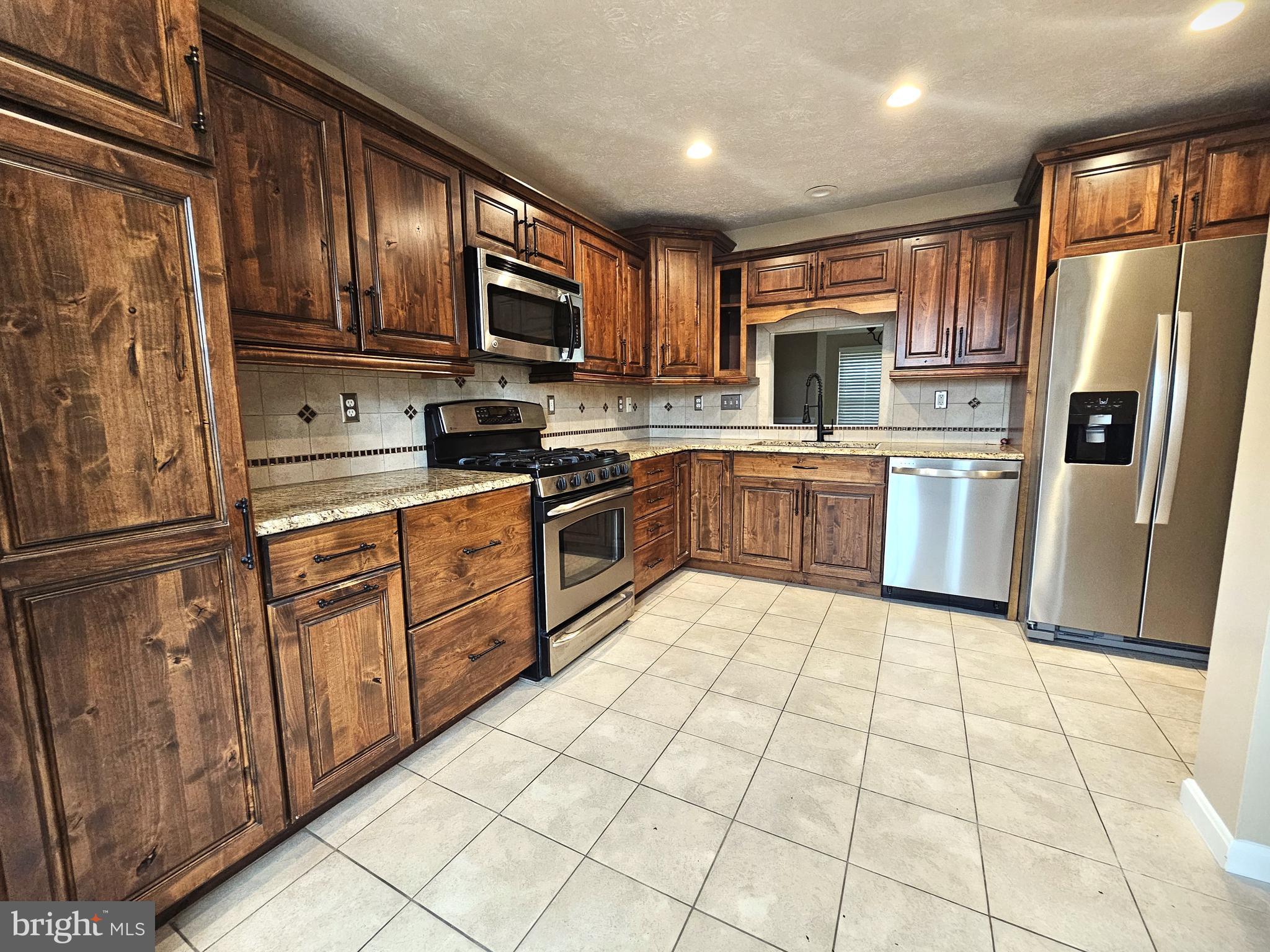 9044 Constant Course Columbia, MD 21046 - Photo 3 of 49