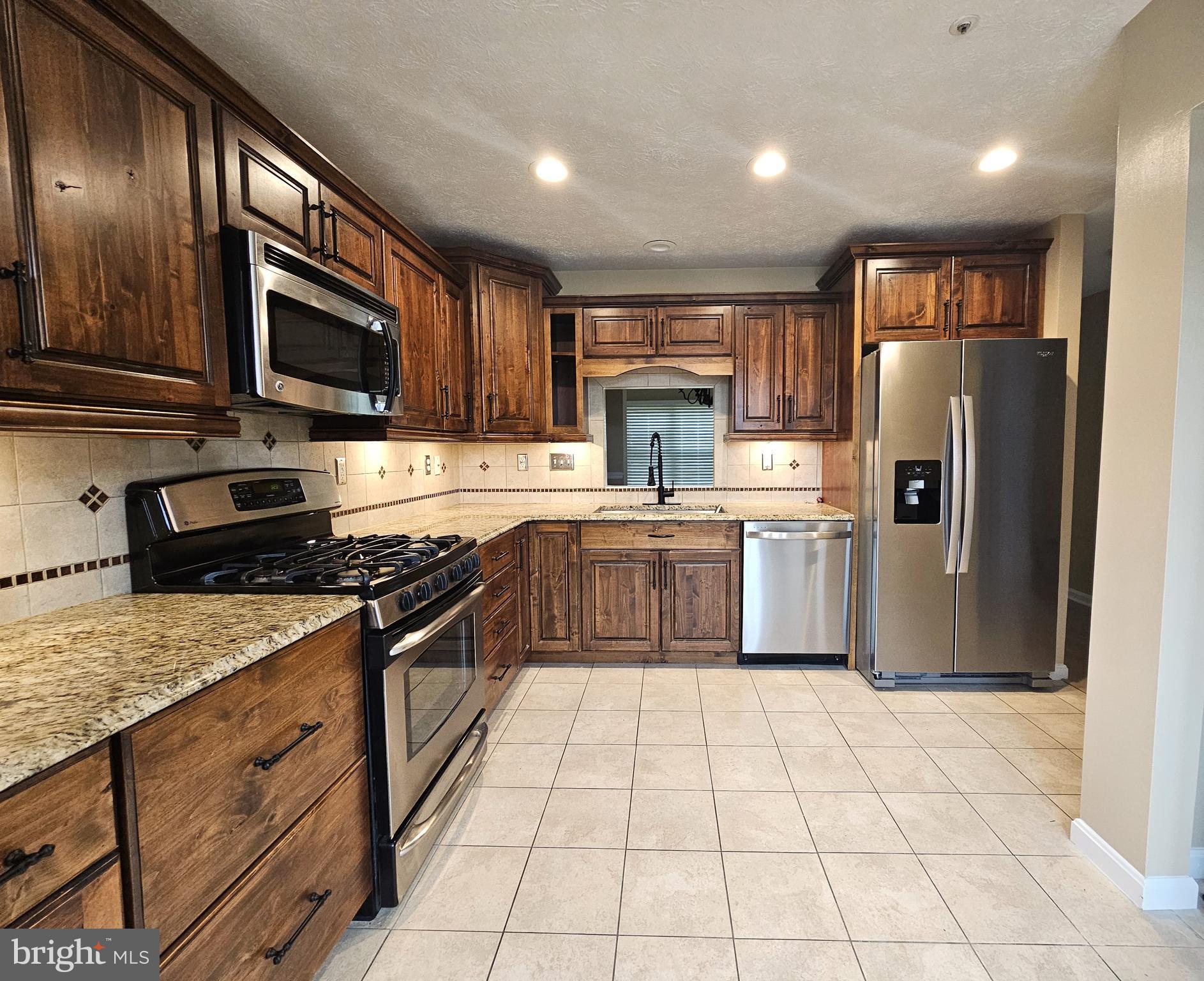 9044 Constant Course Columbia, MD 21046 - Photo 6 of 49 Kitchen