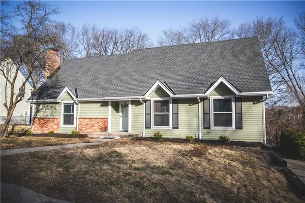 $334,900 | 5506 Northwest Verlin Drive, Parkville, MO 64152