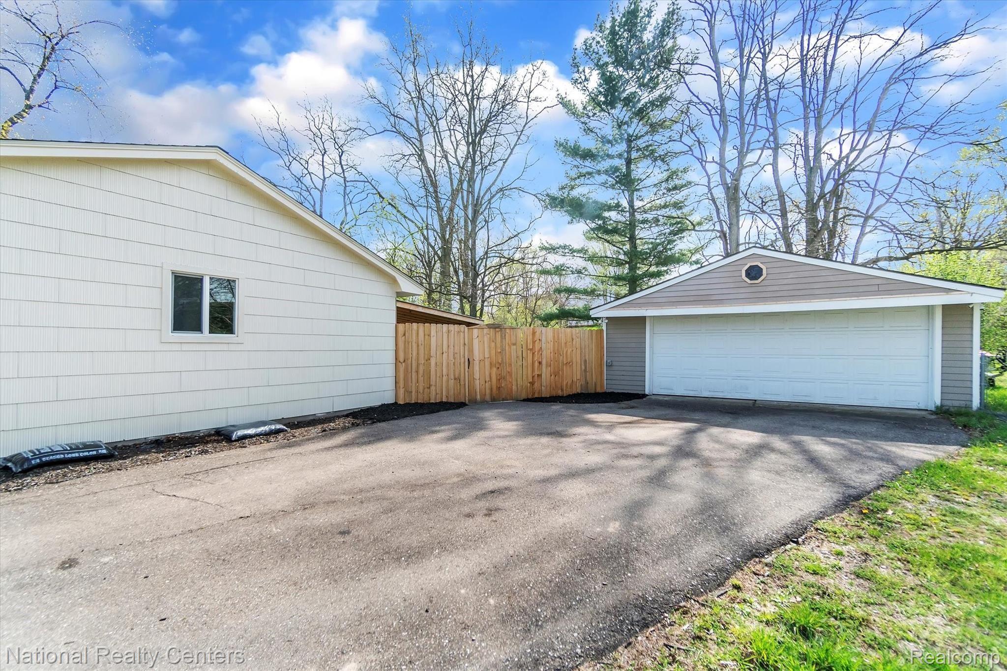 5417 Farm Road Waterford, MI 48327 - Photo 41 of 41 41-5417-Farm-Rd-Lang-Estates-Real-Estate-Experts-41 (42).jpg