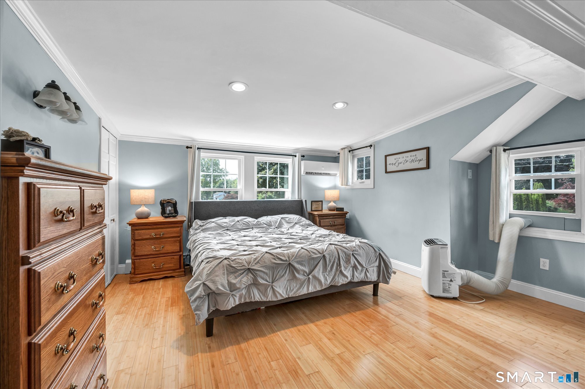 32 Franklin Road Cromwell, CT 06416 - Photo 20 of 40 2nd Floor: Master Bedroom Suite