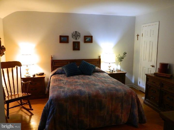 152 Snyder Lane Springfield, PA 19064 - Photo 20 of 25 Bedroom - Main