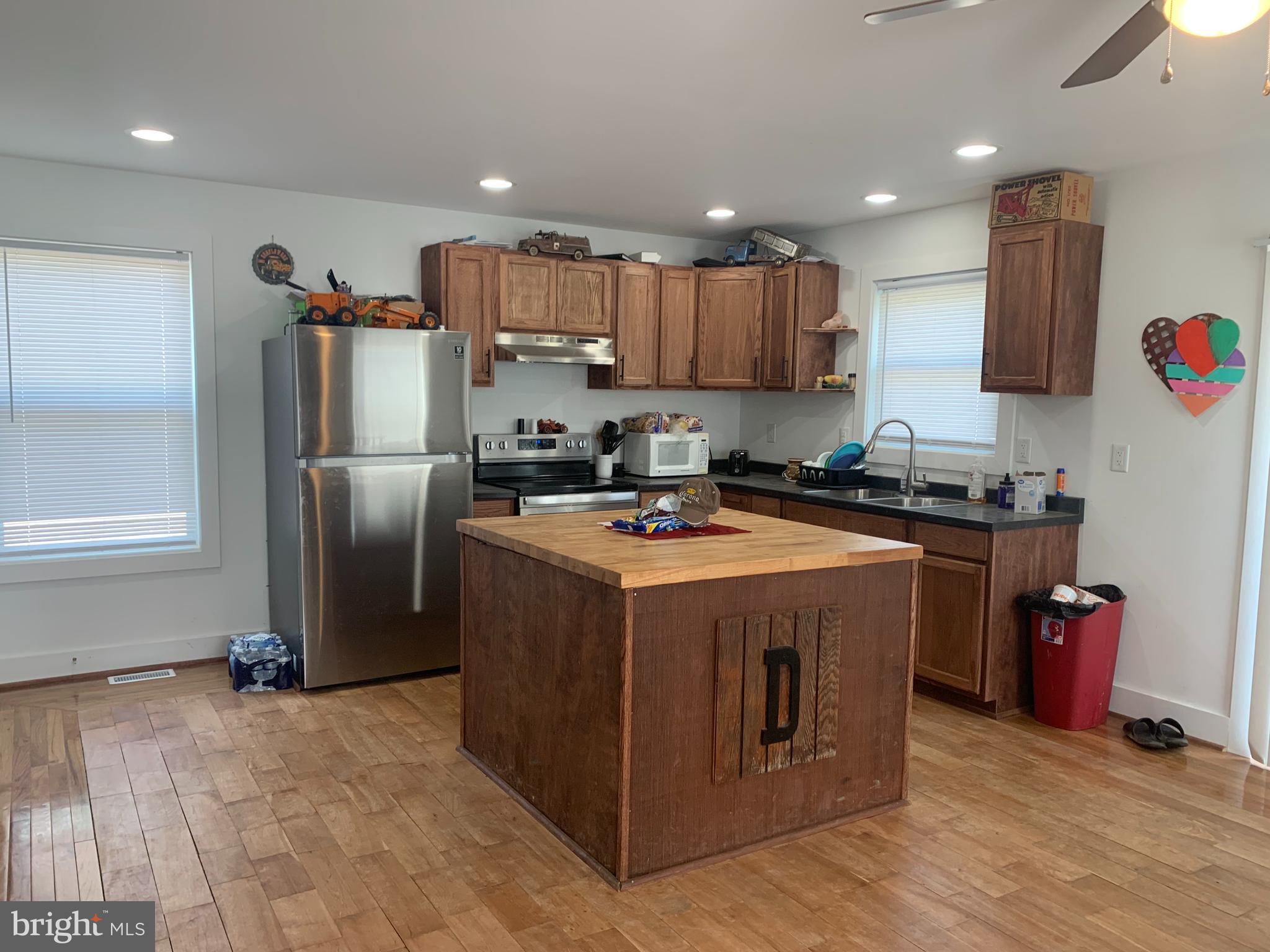 800 Strasburg Road Front Royal, VA 22630 - Photo 3 of 14 Huge Kitchen