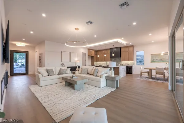 $2,417,536 | 7 Grand Miramar Drive, Henderson, NV 89011