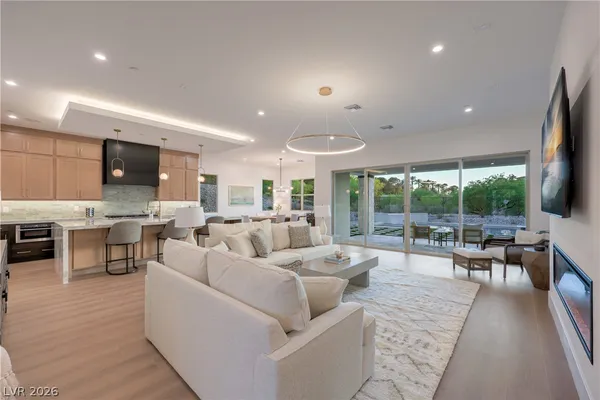 $2,417,536 | 7 Grand Miramar Drive, Henderson, NV 89011