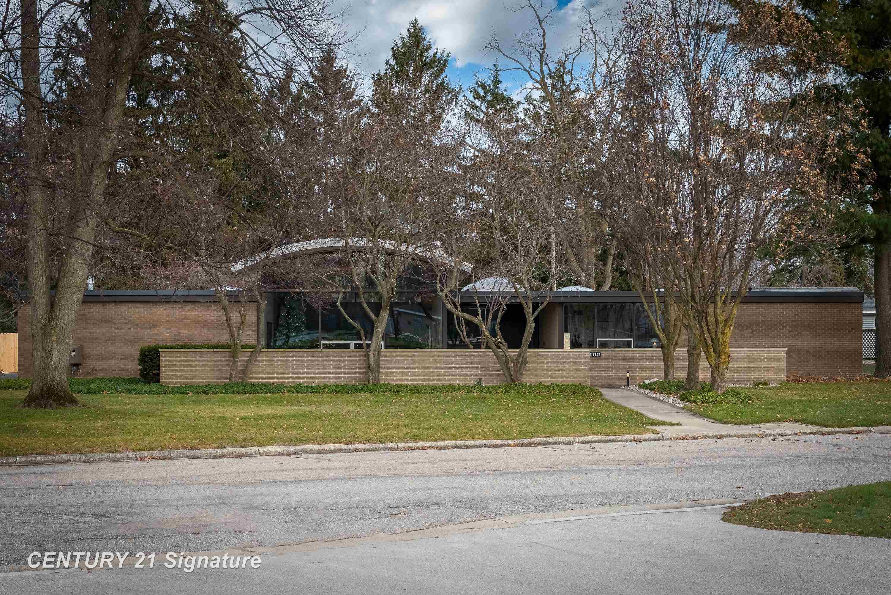 102 Boehringer Court Bay City, MI 48708 - Photo 1 of 97 50166143-33b4ddf2-db64-4a30-8b27-0579f9253cf3.JPG