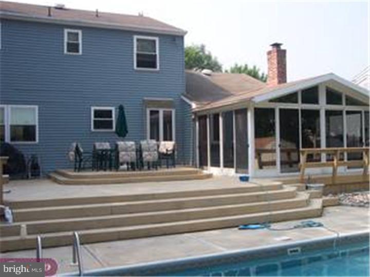 6 Euston Road Marlton, NJ 08053 - Photo 2 of 16 Exterior Back