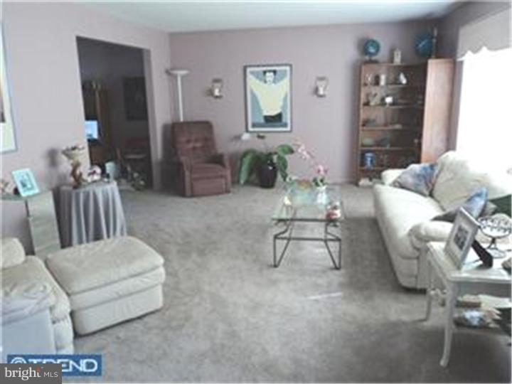 6 Euston Road Marlton, NJ 08053 - Photo 14 of 16 Living Room