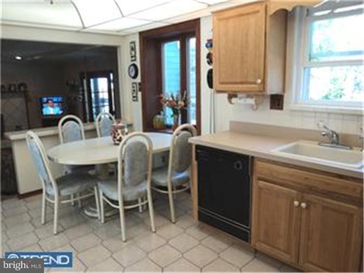 6 Euston Road Marlton, NJ 08053 - Photo 8 of 16 Kitchen