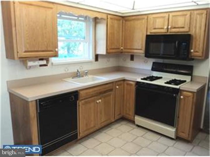 6 Euston Road Marlton, NJ 08053 - Photo 10 of 16 Kitchen