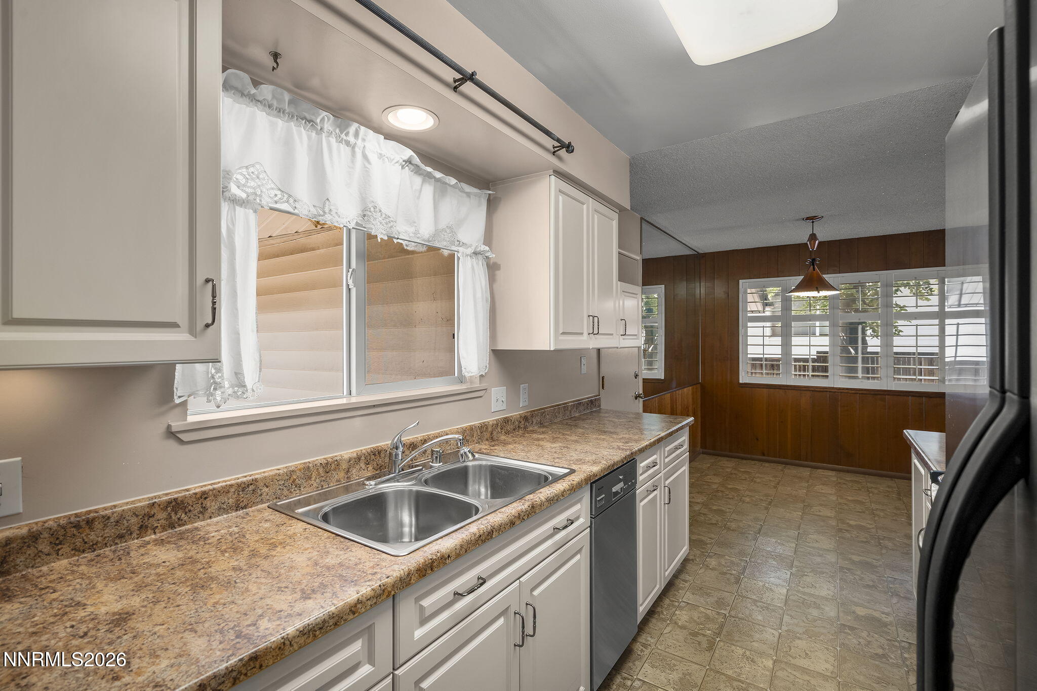 2055 Windsor Way Reno, NV 89503 - Photo 10 of 22 10-web-or-mls-_DSC0503