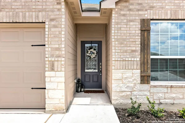 a view of entrance door of the house