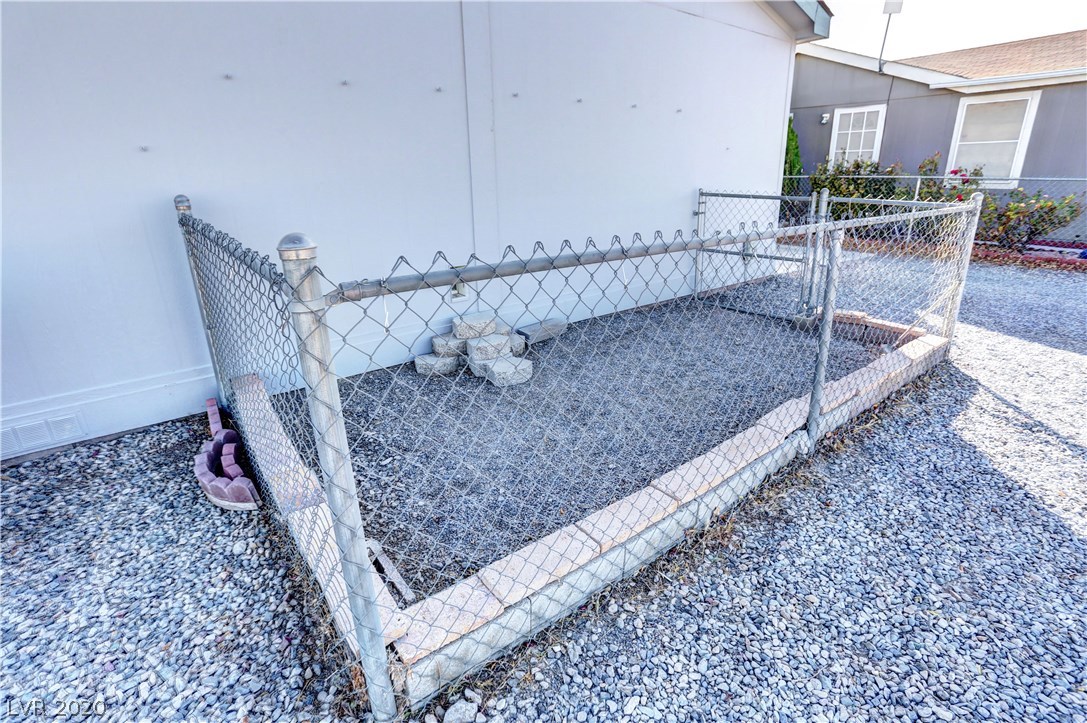 21 Old Mine Road Pahrump, NV 89048 - Photo 4 of 35 Gallery Image 4