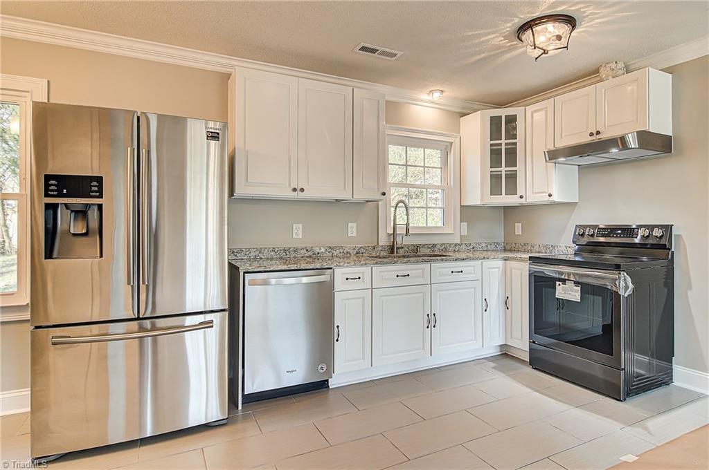567 Heatherton Lane Rural Hall, NC 27045 - Photo 12 of 30