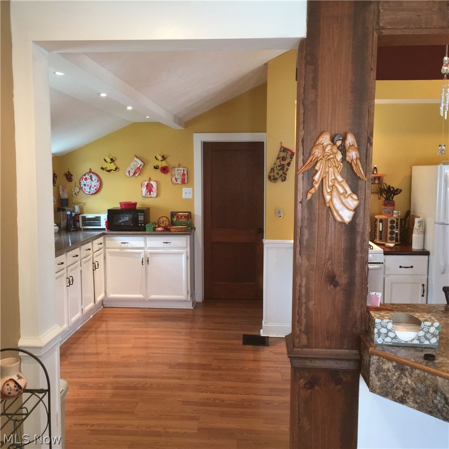 1207 Lake Road Conneaut, OH 44030 - Photo 11 of 33