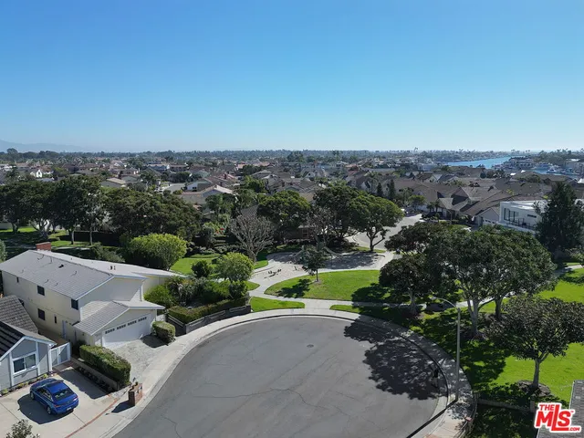 $1,995,000 | 16352 Wildfire Circle, Huntington Beach, CA 92649